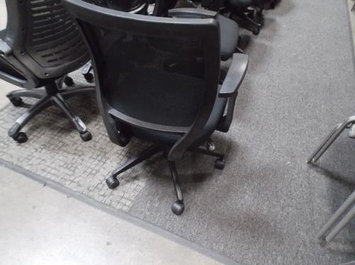 USED MESH BACK CHAIRS