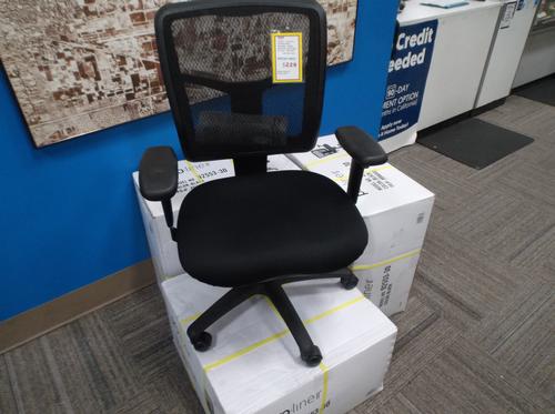 OSP MID BACK MESH CHAIR