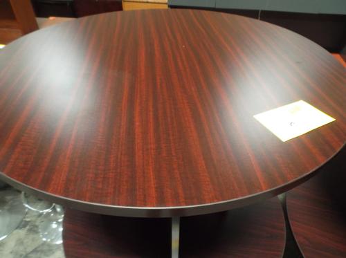 USED ROUND CONFERENCE/MEETING TABLES
