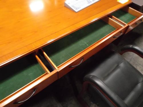 USED FAN TOP EXECUTIVE DESK